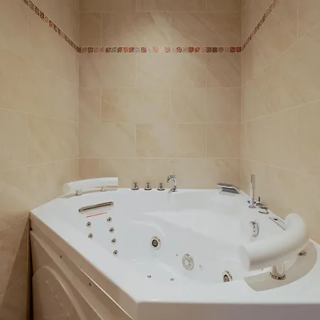 Authentique Pres Du Village, 5 Chambres, Balneo - Fr-1-808-2 * Le Monetier-les-Bains